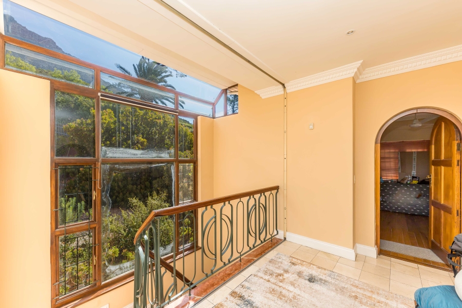 4 Bedroom Property for Sale in Oranjezicht Western Cape